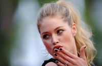 Doutzen_Kroes_La_Conquete_Premiere_J0001_001.jpg