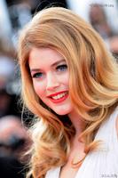 doutzen_kroes_at_cannes_july152010_2010_07_15_00007_820x1230.jpg
