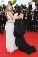 doutzen_kroes_at_premiere_of_gods_and_men_in_cannes_2010_10.jpg