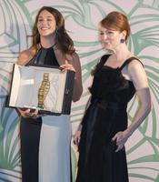 LolaKirke_JulianneMoore_JackOConnell_07.jpg
