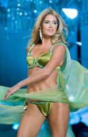 doutzen_kroes_green.jpg