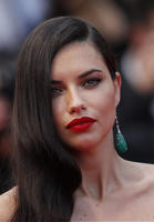 Goff_Adriana_Lima_O_2625872.jpg