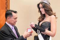 yil_1_2014_missuniversetravelstoindonesia_indonesia4.jpg