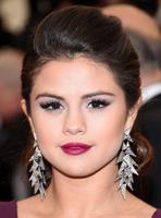 met_gala_2014_selena_gomez_makeup_w540.jpg