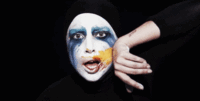 lady_gaga_applause_wtf_04.gif