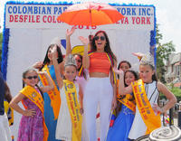 yil_1_2014_nyccolombiadayparade_4.jpg