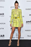 hbz_mfw_ss16_parties_front_row_amfar_alessandra_ambrosio.jpg