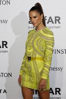 alessandra_ambrosio_milano_2015_092615_image_012.jpg