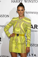 alessandra_ambrosio_milano_2015_092615_image_011.jpg