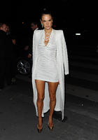 10176068_alessandra_ambrosio_a_l_aftershow_balmain.jpg
