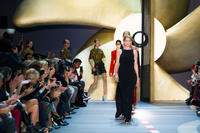 defile_mugler_printemps_ete_2016_paris_look_38.jpg
