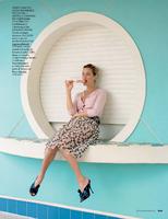 Elle_Italia_2015_04_page0327.jpg