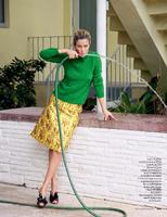Elle_Italia_2015_04_page0339.jpg