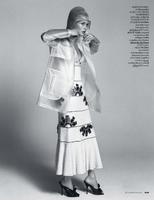 Elle_Italia_2015_04_page0341.jpg