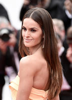 Izabel_Goulart_Long_Hairstyles_Long_Straight_LbxCtIN638Tx.jpg