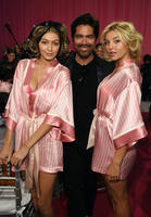 Rachel_Hilbert_2015_Victoria_Secret_Fashion_ab7Vp4Yi8Xax.jpg