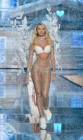 Candice_Swanepoel_2015_Victorias_Secret_Fashion_Show_NYC_215.jpg