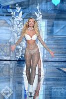 Candice_Swanepoel_2015_Victorias_Secret_Fashion_Show_NYC_214.jpg