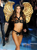 Izabel_Goulart_21.jpg