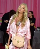 Elsa_Hosk_at_the_2015_Victoria_s_Secret_Fashion_Show_06.jpg