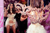 victorias_secret_fashion_show_2015_ss35.jpg