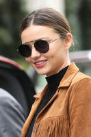 Miranda_Kerr__Charles_de_Gaulle_Airport__05.jpg