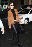 Miranda_Kerr__Charles_de_Gaulle_Airport__06.jpg