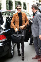 Miranda_Kerr__Charles_de_Gaulle_Airport__09.jpg