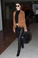 Miranda_Kerr__Charles_de_Gaulle_Airport__11.jpg