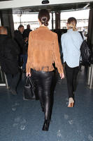 Miranda_Kerr__Charles_de_Gaulle_Airport__17.jpg
