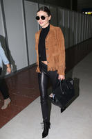 Miranda_Kerr__Charles_de_Gaulle_Airport__18.jpg