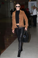 Miranda_Kerr__Charles_de_Gaulle_Airport__20.jpg