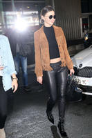 Miranda_Kerr__Charles_de_Gaulle_Airport__21.jpg