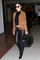 Miranda_Kerr__Charles_de_Gaulle_Airport__28.jpg
