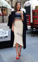 miranda_kerr_swarovski_star_raising_for_2015_rockefeller_center_christmas_tree_in_new_york_city_12.jpg