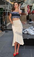 miranda_kerr_swarovski_star_raising_for_2015_rockefeller_center_christmas_tree_in_new_york_city_17.jpg
