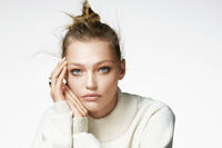 sasha_pivovarova_by_cuneyt_akeroglu_for_hm_beauty_fall_winter_2015.jpg