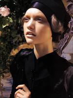 67666_Vogue_UK_Agosto2005_phMarioTestino_GemmaWard_06_122_427lo.jpg