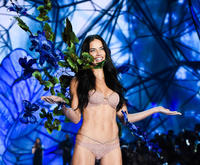 Adriana_Lima_wears_look_made_with_Swarovski_crystal_at_VSFS_8.jpg