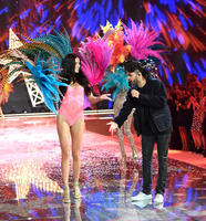 Adriana_Lima_Victoria_Secret_Fashion_Show_2015_Pictures__1_.jpg