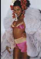 V_25_Sept_Oct_2003_Beyonce_2.jpg