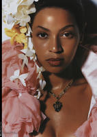 V_25_Sept_Oct_2003_Beyonce_3.jpg