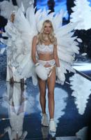 lily_donaldson_at_victoria_s_secret_2015_fashion_show_in_new_york_11_10_2015_2.jpg