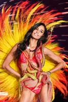joan_smalls_wears_look_made_with_swarovski_crystal_at_vsfs_5.jpg
