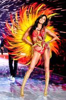 victorias_secret_very_sexy_satin_46ae_diaporama.jpg