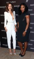 alessandra_ambrosio_at_audemars_piguet_celebrates_grand_opening_of_rodeo_drive_boutique_in_los_angeles_12_09_2015_11.jpg