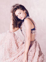 Miranda_Kerr___Russell_James_PS_for_Vogue_Thailand__Dec_2015__MQ_07.jpg