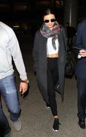 miranda_kerr_at_los_angeles_international_airport_11_19_2015_2.jpg
