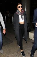 miranda_kerr_at_los_angeles_international_airport_11_19_2015_3.jpg