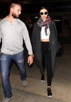 miranda_kerr_at_los_angeles_international_airport_11_19_2015_7.jpg